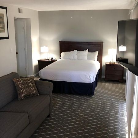 Sterling Hotel And Suites Clive المظهر الخارجي الصورة