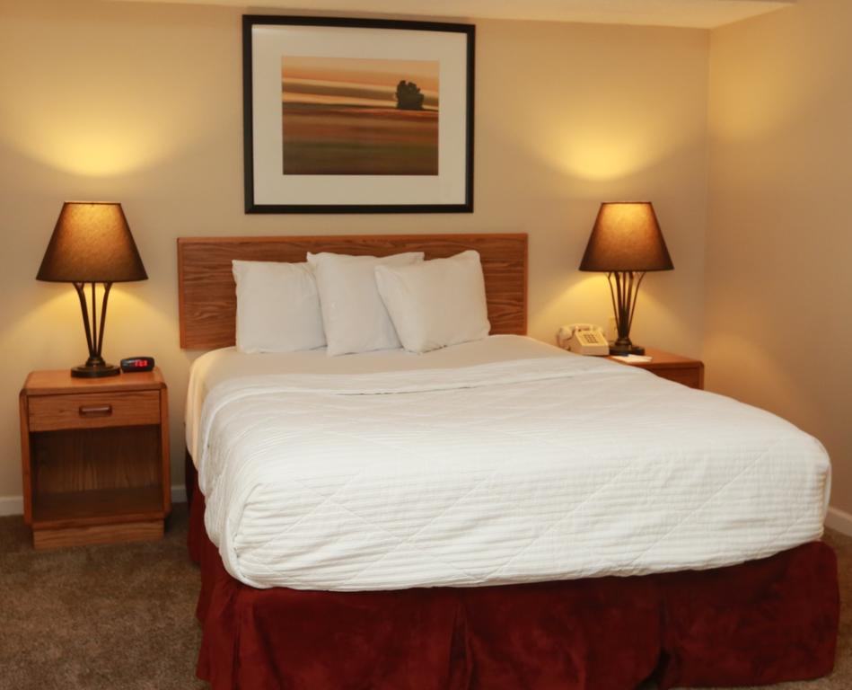 Sterling Hotel And Suites Clive المظهر الخارجي الصورة