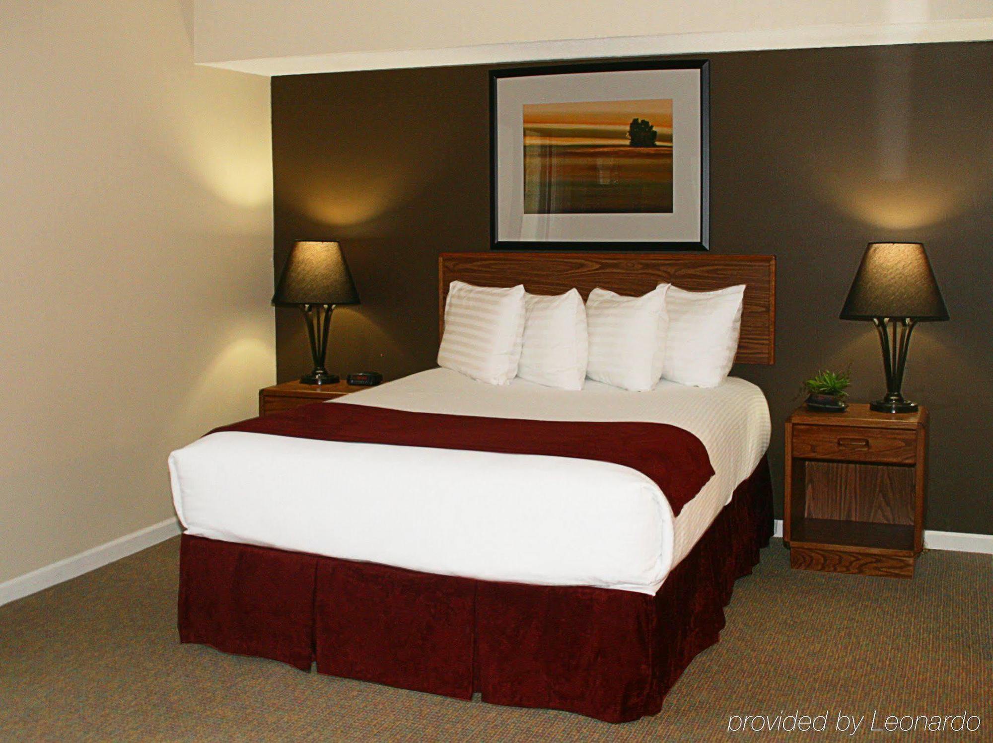 Sterling Hotel And Suites Clive المظهر الخارجي الصورة