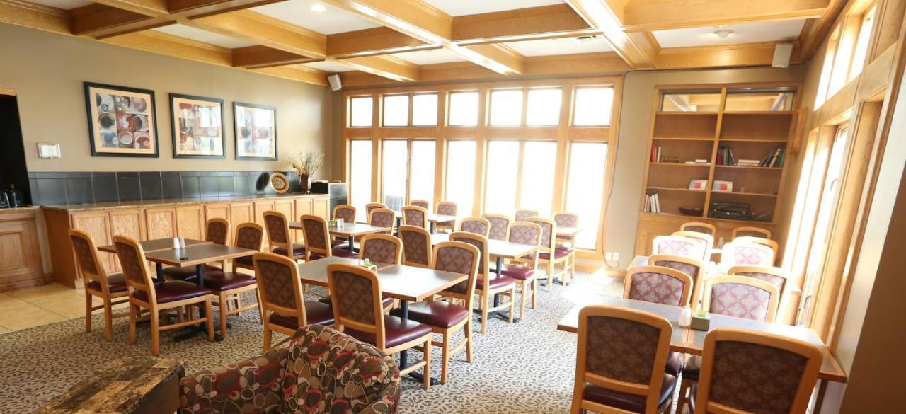 Sterling Hotel And Suites Clive المظهر الخارجي الصورة